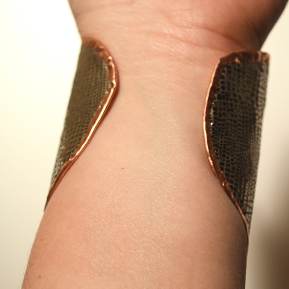 Silver SnakeSkin Leather Cuff Bracelet 4” Wide Handmade Boho Statement Gift - Picture 7 of 8